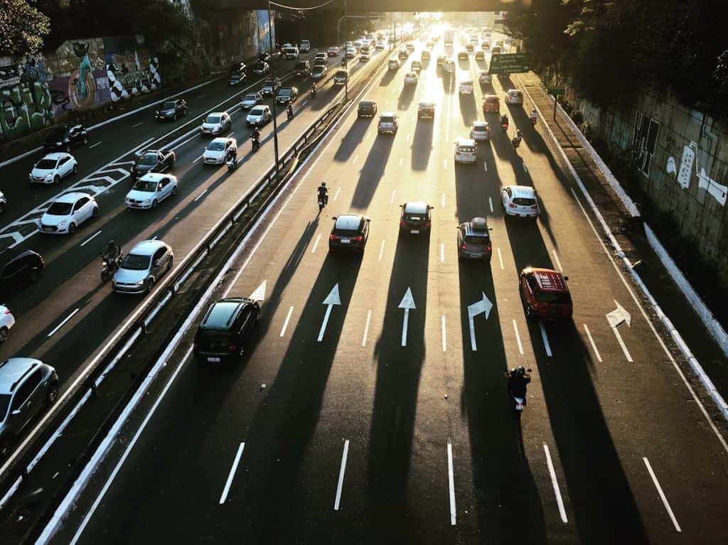 Rodovia em São Paulo — logística de importação da China para empresas paulistas
