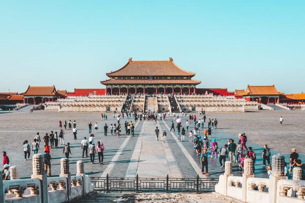 Fábrica na China produzindo mercadorias para exportação ao Brasil