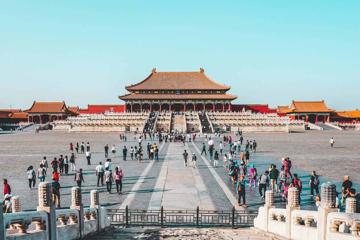 Fábrica na China produzindo mercadorias para exportação ao Brasil
