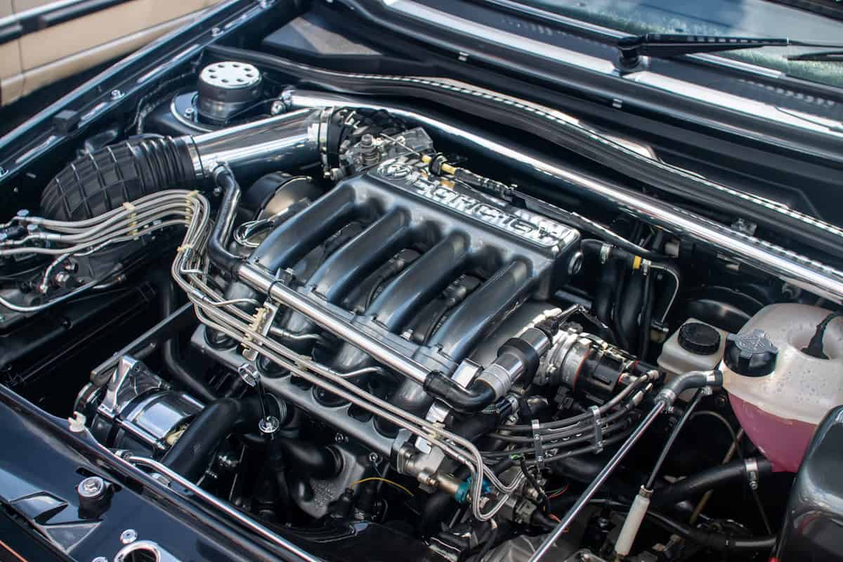 Motor automotivo aberto, tema da classificação fiscal de condensador de ar-condicionado